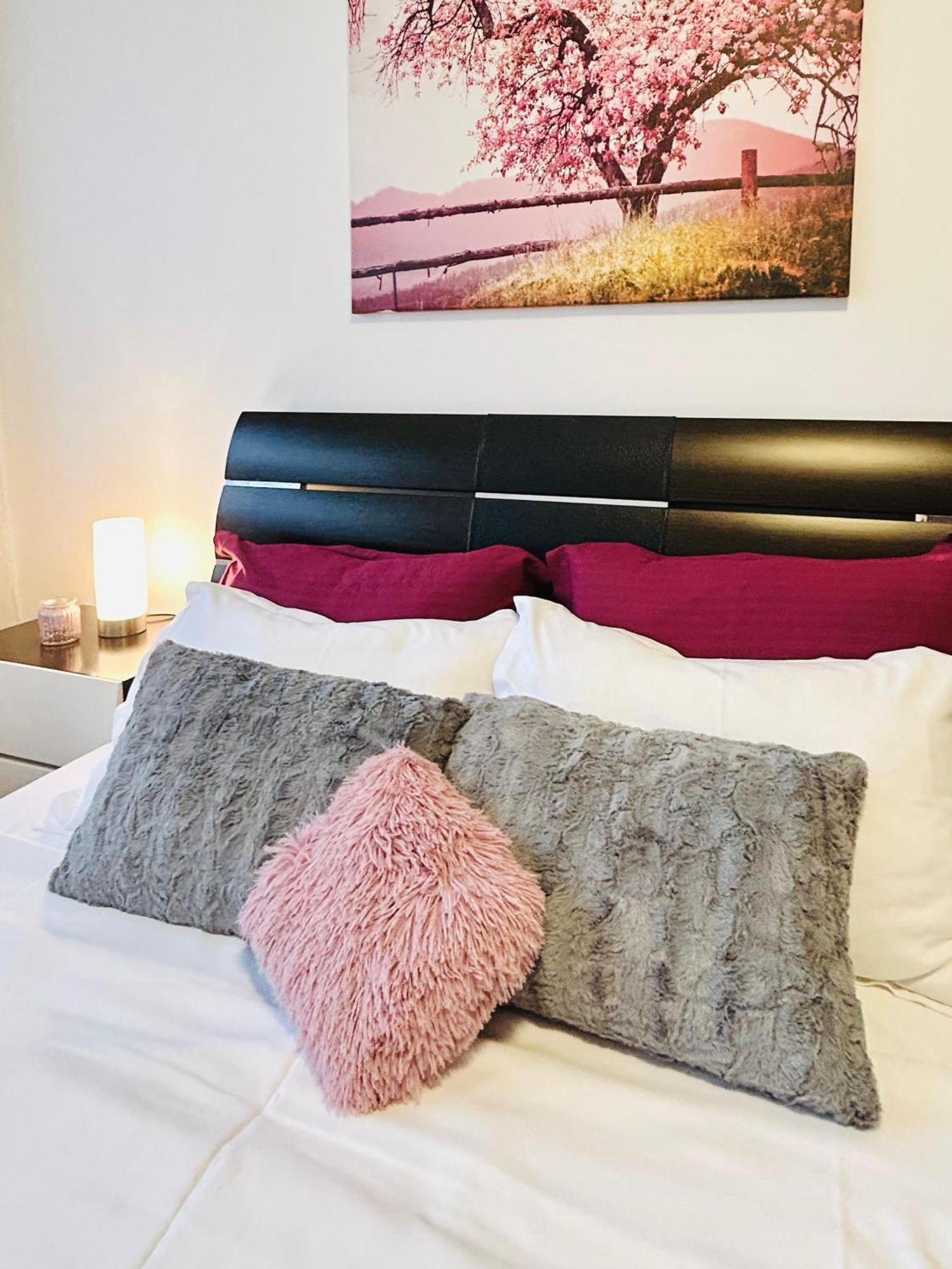 Chic Escape One - Free Parking Apartment Brasov Luaran gambar