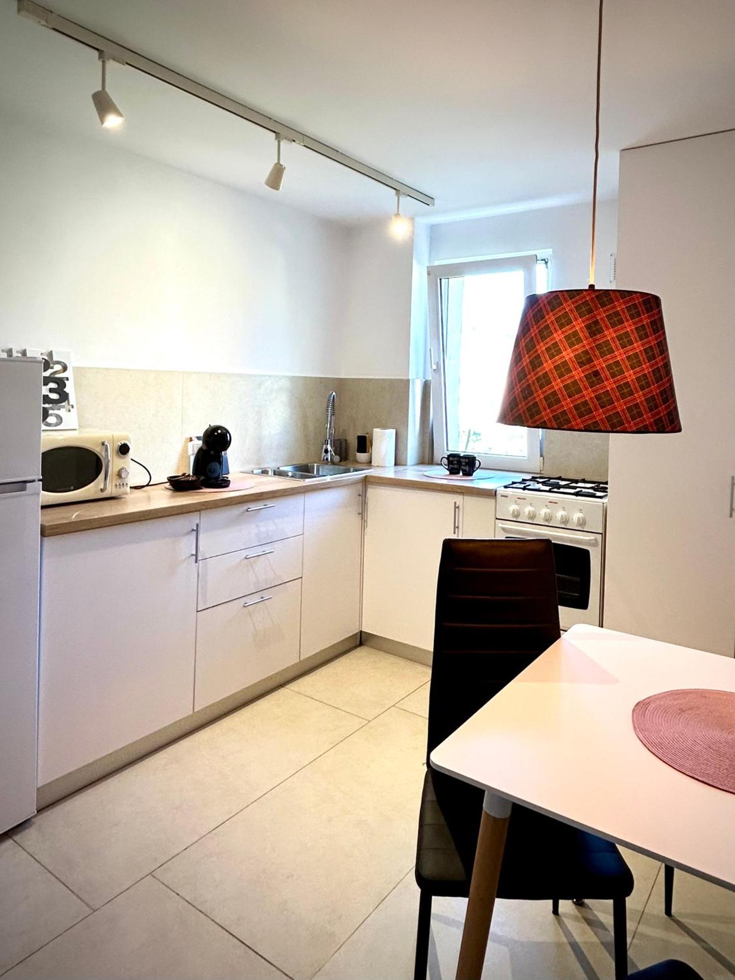 Chic Escape One - Free Parking Apartment Brasov Luaran gambar
